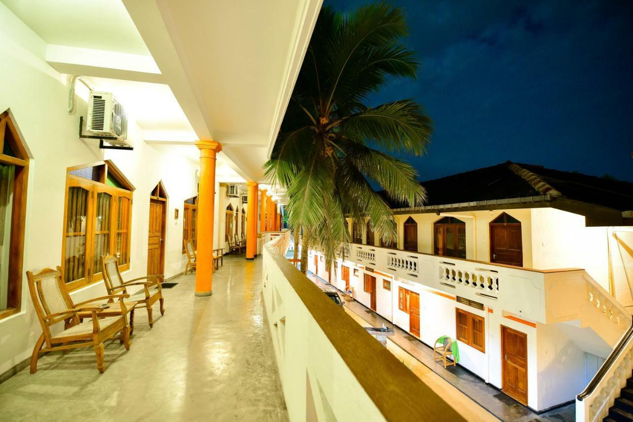 International Beach Hotel & Restaurant Hikkaduwa Exterior foto